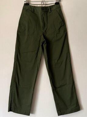 Uniqlo size 2 Olive Green Chino Pant